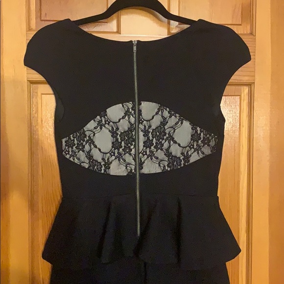 Express Black Peplum Dress size 4 - Picture 4 of 8